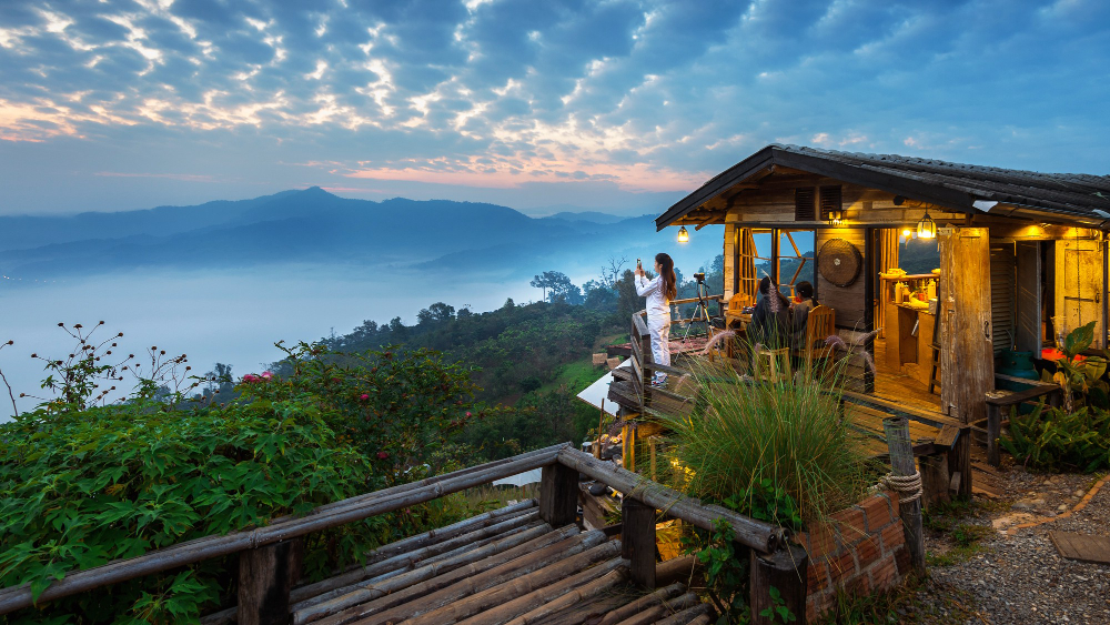 Explore the Vibrant Food Scene: Must-Visit Cafes and Restaurants in Sri Lanka